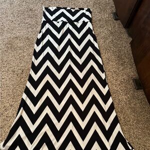 Brand: Auditions, Chevron, Straight Skirt, floor length. Size: XL, Black/White